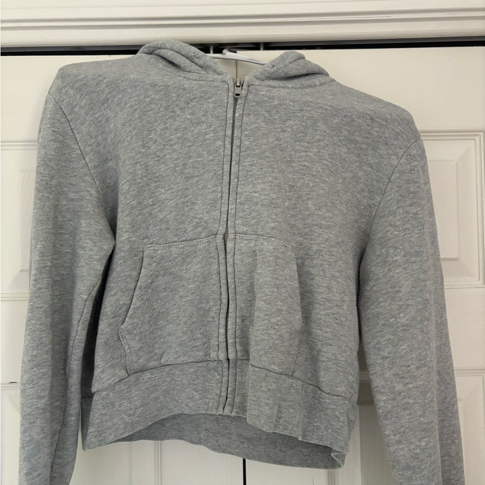 Brandy Melville Gray Crop Top Relaxed Fit